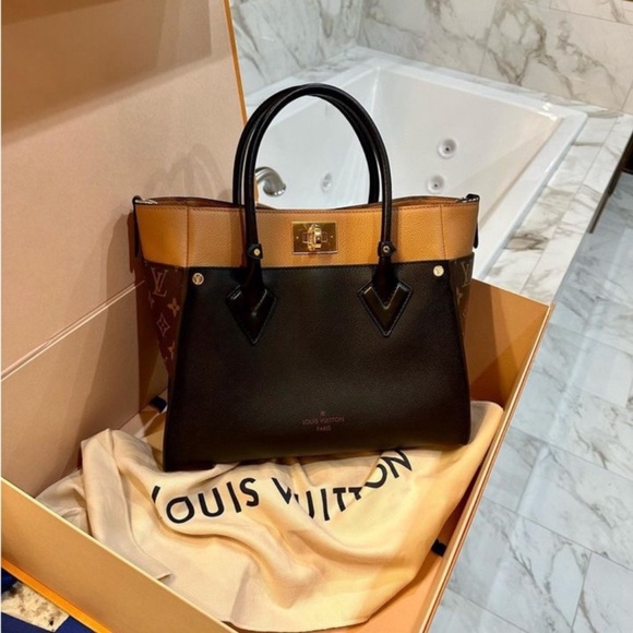 Brand New Authentic On My Side MM Louis Vuitton & Matching Wallet - Picture 1 of 11